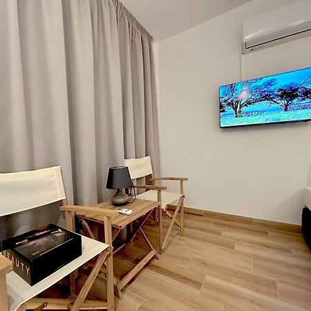 Queen Regina Suites By Platform 357 Nikosia Exterior foto