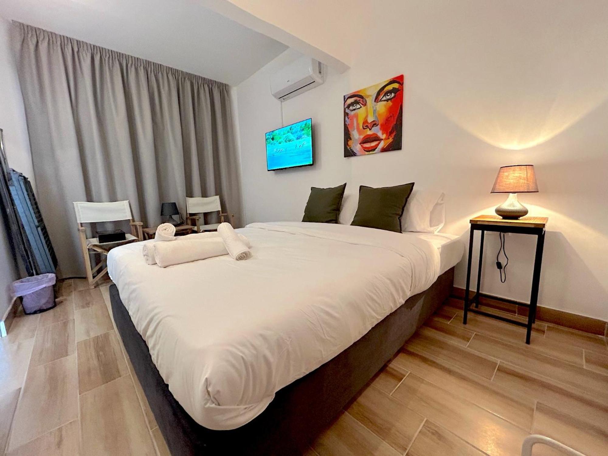 Queen Regina Suites By Platform 357 Nikosia Exterior foto