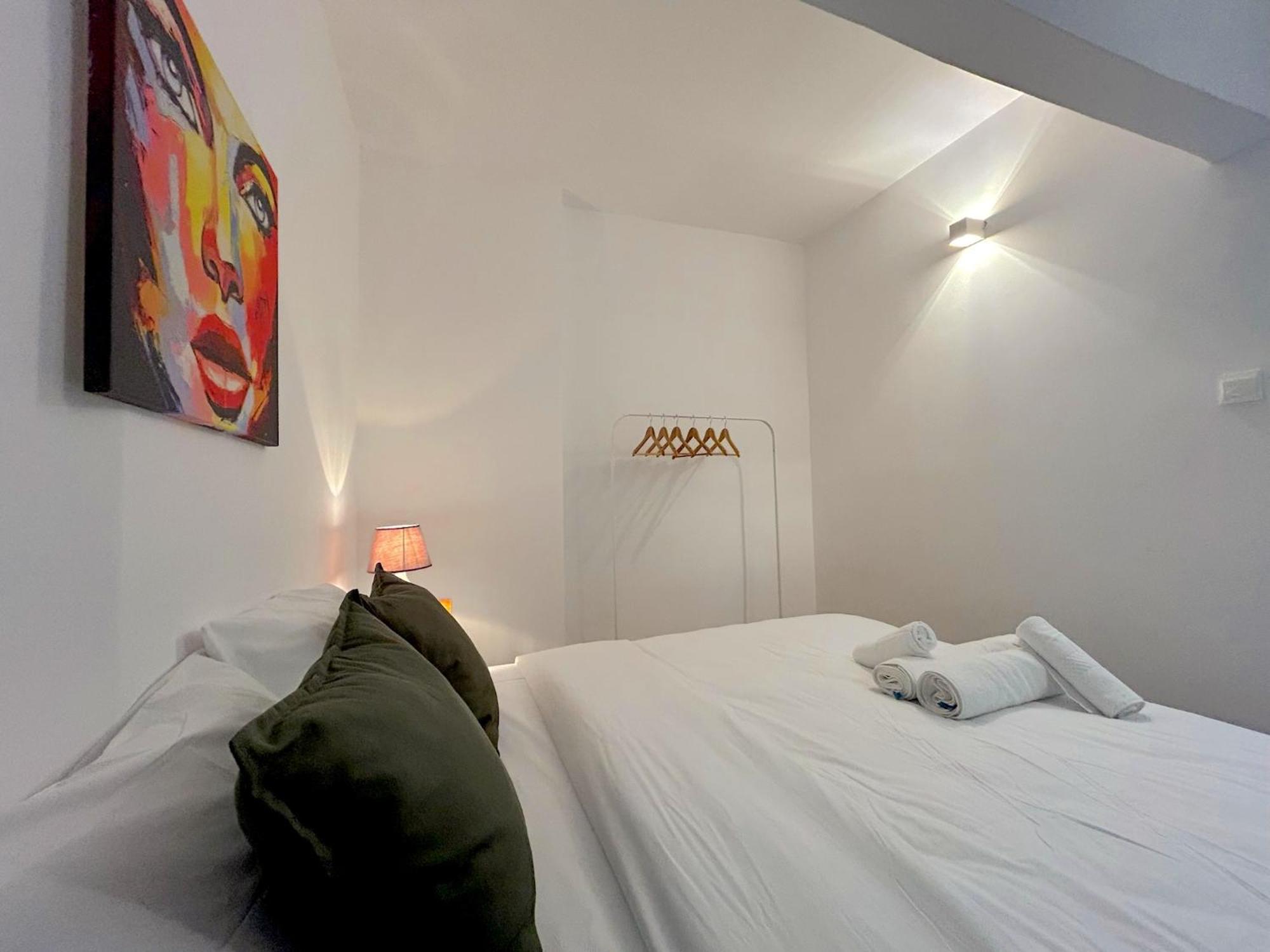 Queen Regina Suites By Platform 357 Nikosia Exterior foto