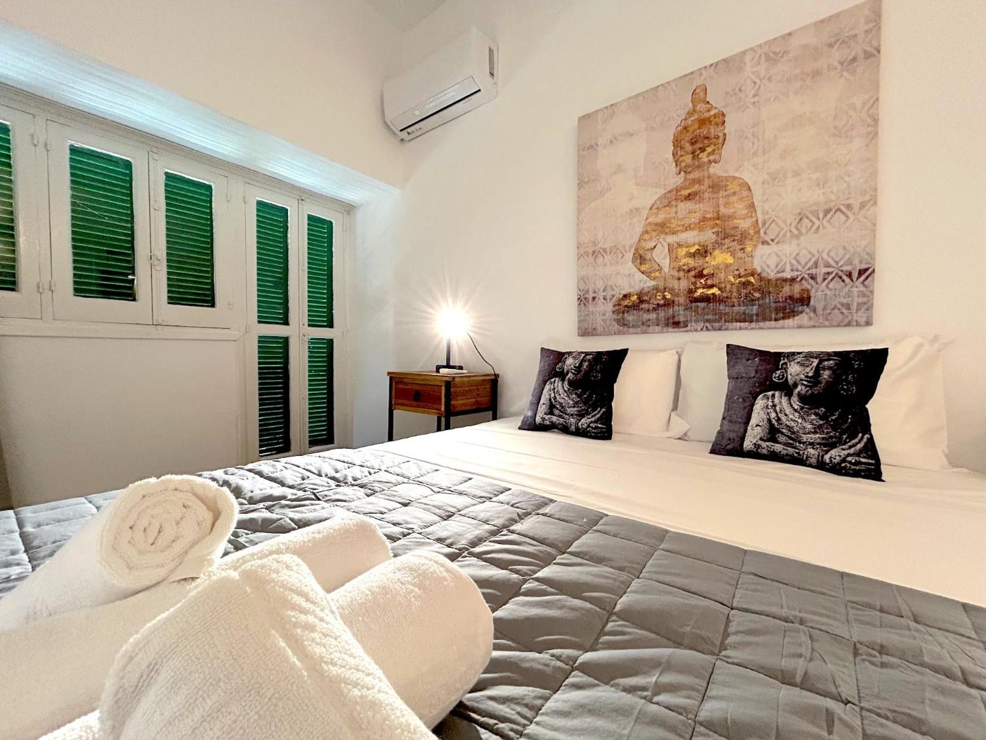 Queen Regina Suites By Platform 357 Nikosia Exterior foto
