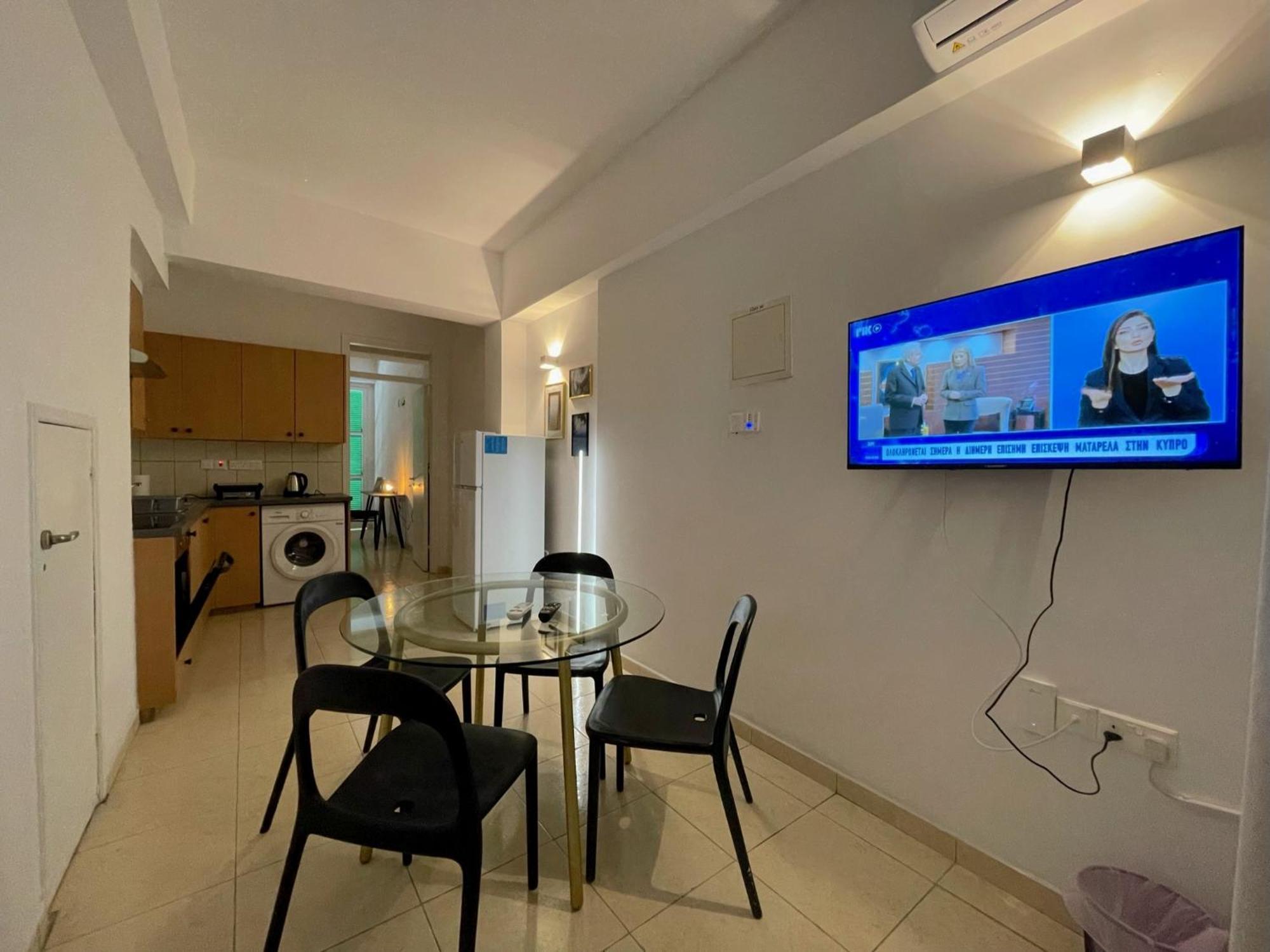 Queen Regina Suites By Platform 357 Nikosia Exterior foto